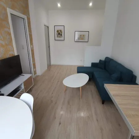 Chanzy Aux Pieds De La Cathedrale Apartment Reims